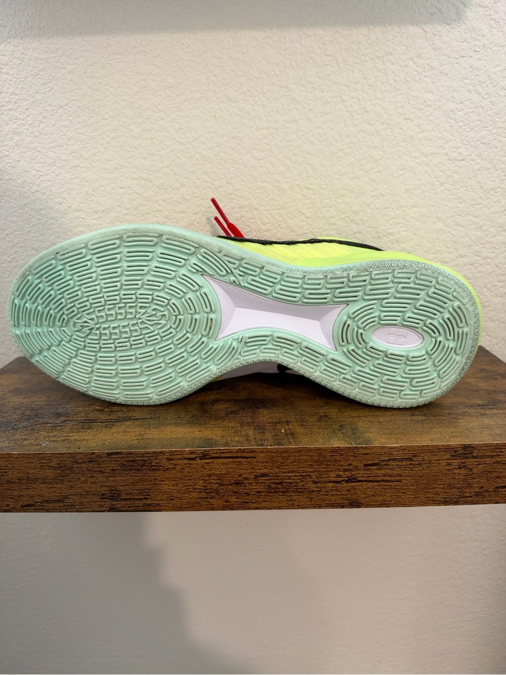 Nike men’s Sabrina 3 9.5 - Picture 7 of 10